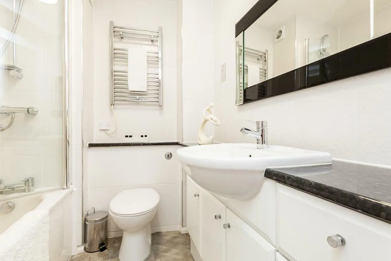 Luxury City Centre Apartment Edinburgh