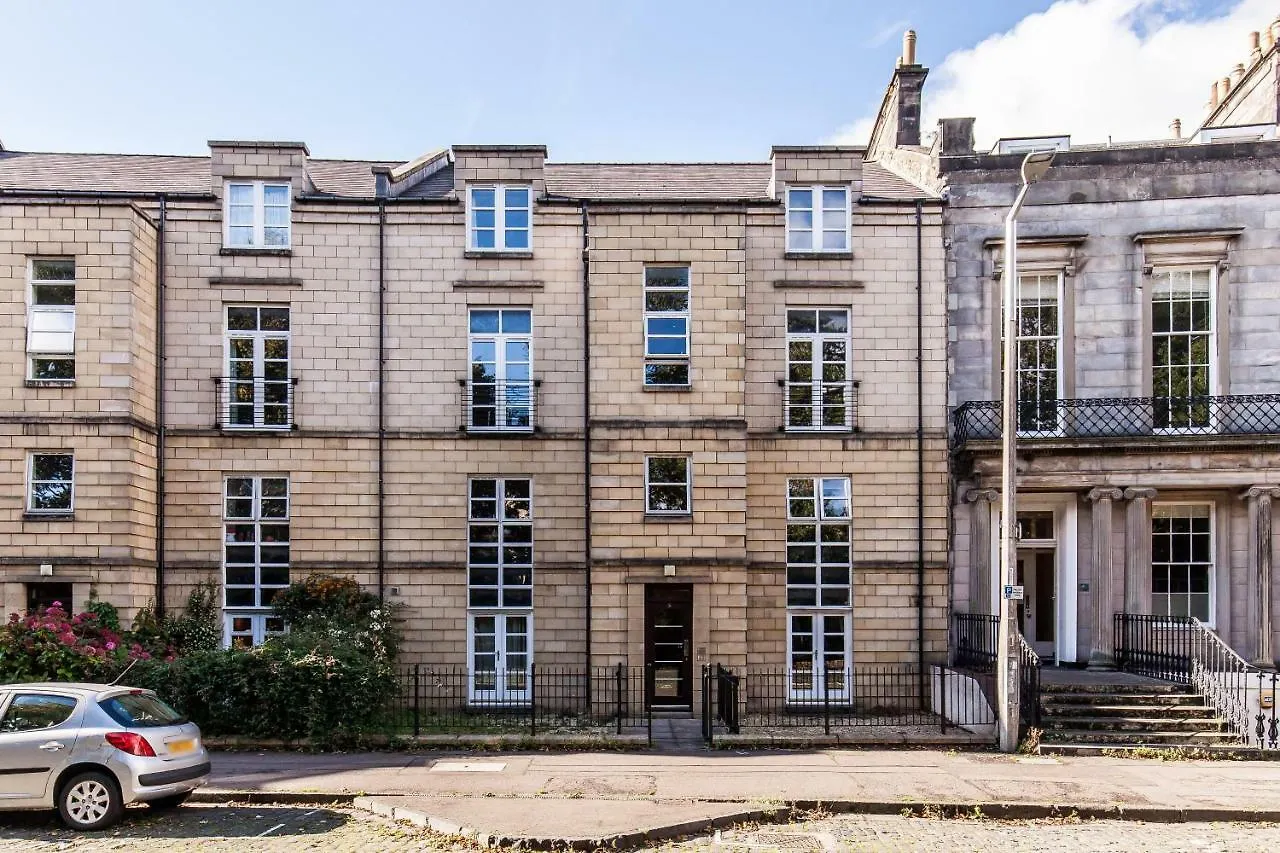 Luxury City Centre Apartment Edinburgh
