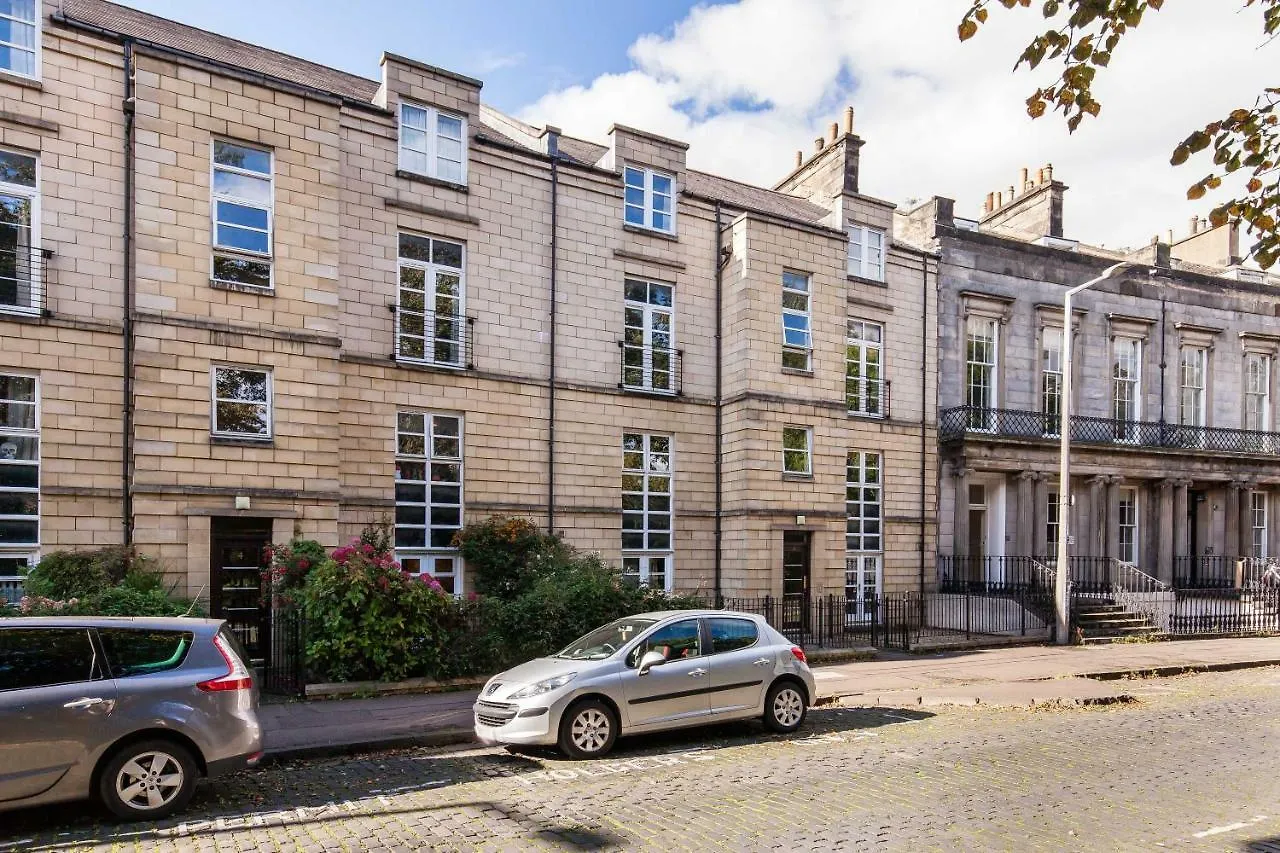 Luxury City Centre Apartment Edinburgh
